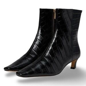 NWOB Michael Kors Cosmo Croc Embossed Kitten Leather Boots Womens 6.5 Black